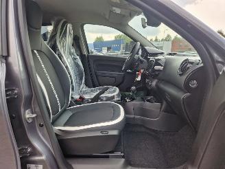 Renault Twingo Z.E. R80 Urban Night Camera / Navigatie / Airco ECC / Park.sensoren / 16\" LMV picture 11