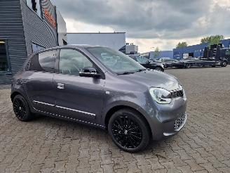 Renault Twingo Z.E. R80 Urban Night Camera / Navigatie / Airco ECC / Park.sensoren / 16\" LMV picture 6
