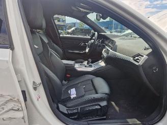 BMW 3-serie 2.0LTr 115KW AUTOM / SPORTLEER / HEAD UPP / ZWARTE HEMEL picture 22