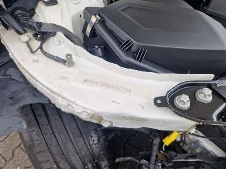 BMW 3-serie 2.0LTr 115KW AUTOM / SPORTLEER / HEAD UPP / ZWARTE HEMEL picture 18