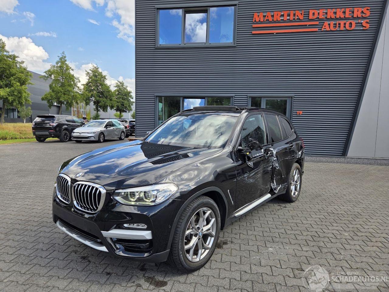 BMW X3 X-LINE / HEAD UP / PANO DAK