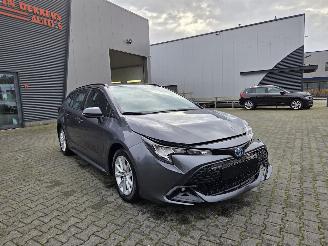 Toyota Corolla 1.8 HYBR picture 13