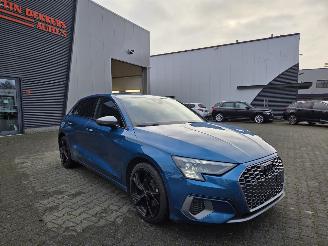 krockskadad bil auto Audi A3 2.0 TDi 110KW / S-LINE / B&O / CAMERA / HEAD UPP 2021/8