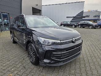 Volkswagen Tiguan IQ / AUTOMAAT / LEER / PANODAK / 18 DKM picture 14