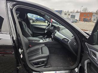 BMW 5-serie 530e  M-SPORT picture 18