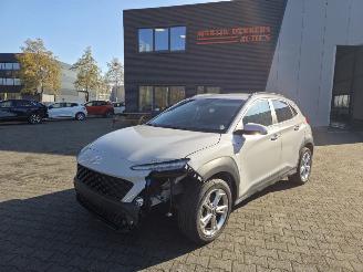 krockskadad bil auto Hyundai Kona 88kw 48v / NAVI / CAMERA / CLIMA 2022/3