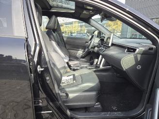 Toyota Corolla Cross 2.0 LTr 112kw / Style + Premium Pack II / Glasroof / Leer / JBL picture 16