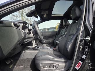 Toyota Corolla Cross 2.0 LTr 112kw / Style + Premium Pack II / Glasroof / Leer / JBL picture 17