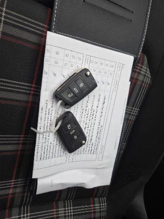 Volkswagen Polo 2.0.Ltr- GTI / AUTOM / PANO picture 21