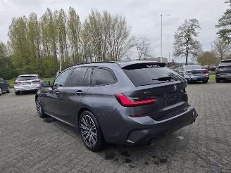 BMW 3-serie 330e X-DRIVE / M-SPORT / PANO / HEAD UPP picture 5