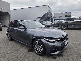 BMW 3-serie 330e X-DRIVE / M-SPORT / PANO / HEAD UPP picture 17