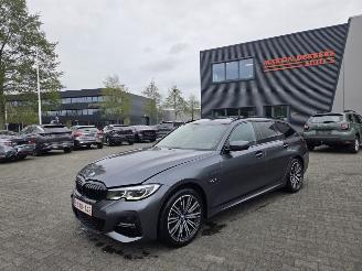 BMW 3-serie 330e X-DRIVE / M-SPORT / PANO / HEAD UPP picture 2