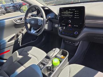 Hyundai Ioniq 100kw FEEL / NAVI / CAMERA / STOELVERW / 30 DKM picture 13