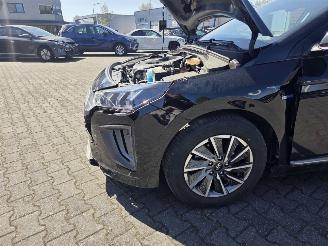 Hyundai Ioniq 100kw FEEL / NAVI / CAMERA / STOELVERW / 30 DKM picture 8