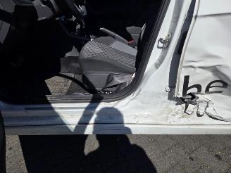 Volkswagen Taigo R-LINE - 81KW AUTOMAAT / DIG COCKPIT / NAVI/ CAMERA picture 6