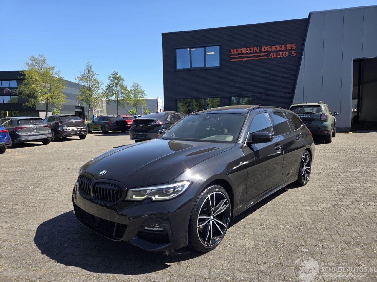 BMW 3-serie 320i -135KW M-SPORT / PANO /AUTOM