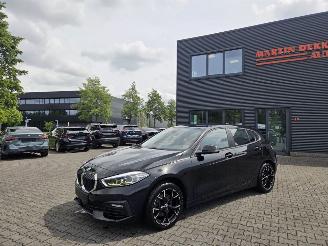 Damaged car BMW 1-serie 1.8i Benz  / LED / STUUR & STOELVERW 2022/3