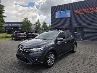 Vaurioauto  passenger cars Dacia Sandero 0.9  STEPWAY  BENZINE- GNC / NAVI / CAMERA 2023/4