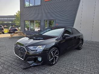 Damaged car Audi A3 1.5 TSi 110kw Autom / LEER / NAVI / CAMERA / ZWARTE HEMEL 2023/12