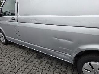 Volkswagen Transporter 2.0TDi. 150PK - L2 H1 /  27000 KM / ZILVER / CLIMA picture 6