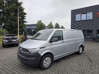 Volkswagen Transporter 2.0TDi. 150PK - L2 H1 /  27000 KM / ZILVER / CLIMA picture 2