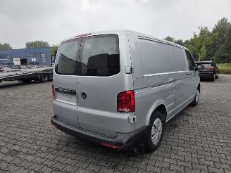 Volkswagen Transporter 2.0TDi. 150PK - L2 H1 /  27000 KM / ZILVER / CLIMA picture 9