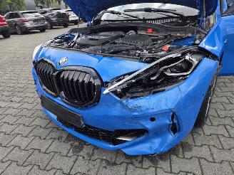 BMW 1-serie 118i  M-SPORTPAKKET / PANO / SPORTSTOELEN picture 18