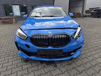BMW 1-serie 118i  M-SPORTPAKKET / PANO / SPORTSTOELEN picture 13