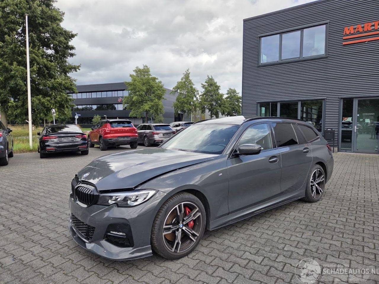 BMW 3-serie M-SPORT / PANO / CAMERA / H.K AUDIO / DRAVITGRAU MET