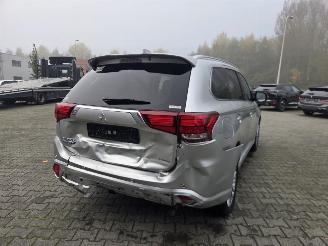 Mitsubishi Outlander 2.4 PHEV Pure+ 169KW - AWD / CAMERA / NAVI / STOELVERW picture 5