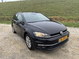 krockskadad bil auto Volkswagen Golf 1.6 TDI Comfortline/automaat/clima/navi 2018/4