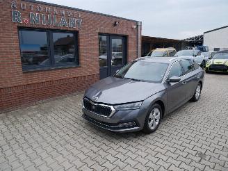 Schadeauto Skoda Octavia AMBITION 2022/3