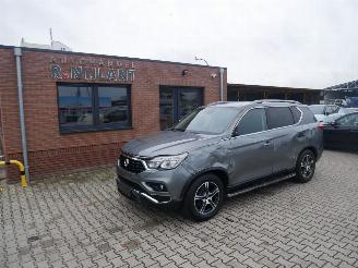 Vaurioauto  passenger cars Ssang yong Rexton 2.2 4x4 7 persoons 2019/2