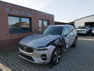 Voiture accidenté Volvo Xc-60 Plus Bright Recharge Plug-In Hybrid AWD 2023/1