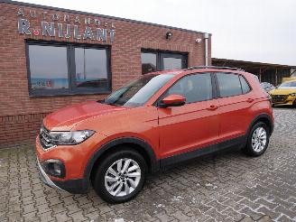 Damaged car Volkswagen T-Cross LIFE DSG  VIRTUAL COCKPIT. 2023/2