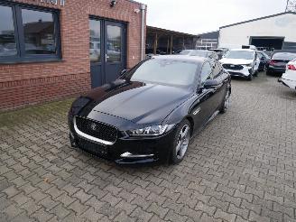 Unfallwagen Jaguar XE R SPORT MOTOR ROOKT BIJ RIJDEN!!! 2017/3