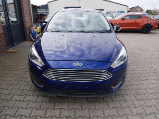 Ford Focus TITANIUM BI-XENON picture 3