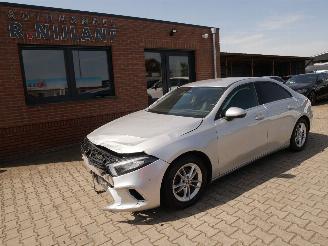 Voiture accidenté Mercedes A-klasse A 180 D STYLE LEER LED 2019/6
