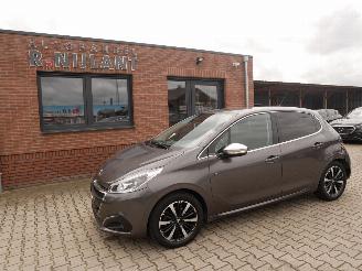 Coche accidentado Peugeot 208 TECH EDITION AUTOMAAT. 2019/1
