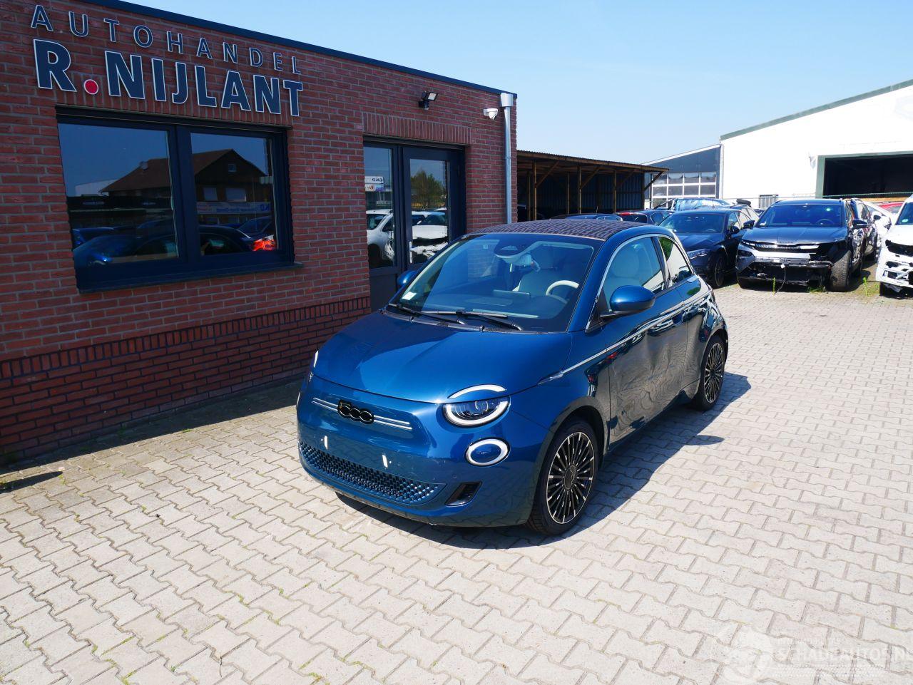 Fiat 500E LA PRIMA BY BOCELLI JBL LEER LED CABRIO