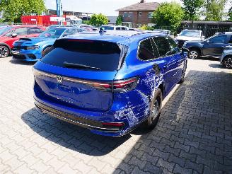 Volkswagen Passat ELEGANCE picture 3