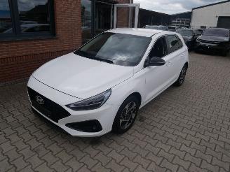 Schadeauto Hyundai I-30  2025/12