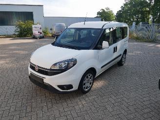 Voiture accidenté Fiat Doblo 5 PERSOONS MOTORSCHADE 2018/10