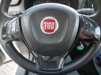 Fiat Doblo 5 PERSOONS MOTORSCHADE picture 12