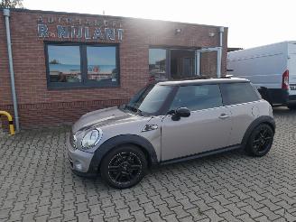 Unfallwagen Mini Cooper COOPER D BAKER STREET HALF LEER PANORAMADAK. 2013/1