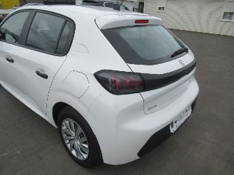 Peugeot 208 1.2 PURETECH 31.700km!! Airco CruiseControl Line-Assist.... picture 1