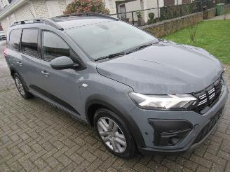 Dacia Jogger Eco-G  LPG+Benzine  Airco Navi Camera Keyles-Go CruiseControl.... picture 3