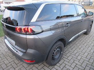 Damaged car Peugeot 5008 Puretech 130 Allure 7-Zits Climatronic HalfLeer Navi Camera ..... 2023/4