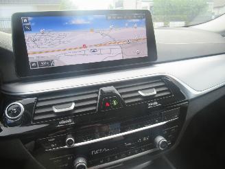 BMW 5-serie 520E Lim. Aut. PluginHybrid  62.241km!! VirtualCockpit Climatronic Leer Navi Camera StoelVerwarming..... picture 19