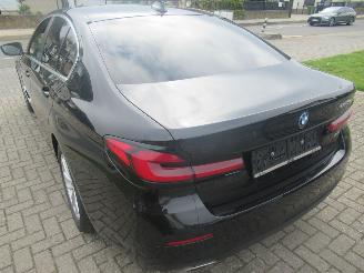 BMW 5-serie 520E Lim. Aut. PluginHybrid  62.241km!! VirtualCockpit Climatronic Leer Navi Camera StoelVerwarming..... picture 1